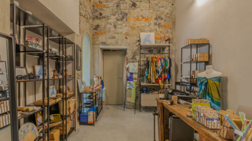 BOUTIQUE (26) BOUTIQUE (26)